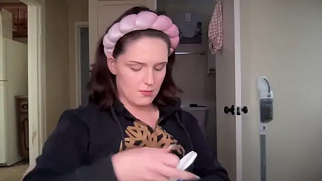 Snapshot of sexylilly69 chatting on February 2025 10:42:02 PM sexylilly69 online show from February 2025 10:42:02 PM