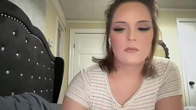 Snapshot of sexylilly69 chatting on February 2025 01:05:02 AM sexylilly69 online show from February 2025 01:05:02 AM