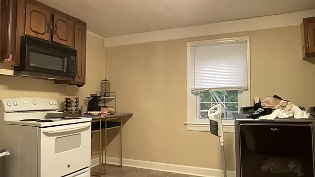 sexylilly69 online show from April 2026 11:18:02 PM