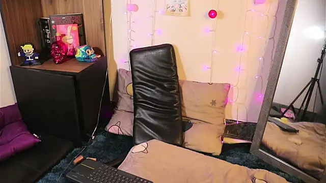 Snapshot of _lucy_white_ chatting on January 2025 03:41:02 AM lucy white online show from January 2025 03:41:02 AM