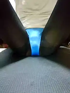 Snapshot of dmmsuzu95 chatting on December 2024 01:53:02 PM dmmsuzu95 online show from December 2024 01:53:02 PM