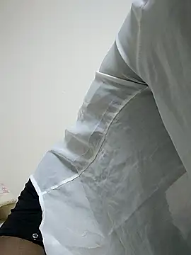 Snapshot of dmmsuzu95 chatting on October 2025 05:52:01 AM dmmsuzu95 online show from October 2025 05:52:01 AM