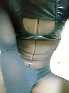 Snapshot of dmmsuzu95 chatting on November 2025 01:00:01 AM dmmsuzu95 online show from November 2025 01:00:01 AM