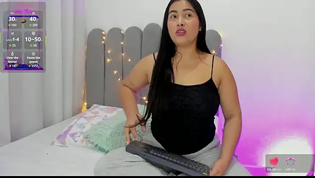 Snapshot of andrea_osorio_ chatting on October 2025 01:33:02 PM andrea osorio online show from October 2025 01:33:02 PM