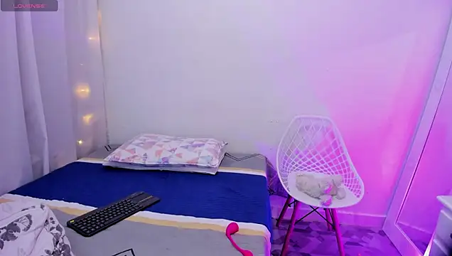 Snapshot of andrea_osorio_ chatting on November 2025 11:43:02 AM andrea osorio online show from November 2025 11:43:02 AM