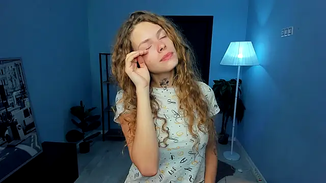 RayaNenlia online show from October 2025 05:08:02 AM