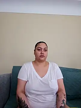 honeeyyy pot online show from April 2026 07:44:01 PM