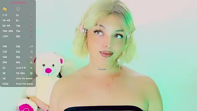 Emmaa Saenz  online show from March 2026 10:46:01 PM