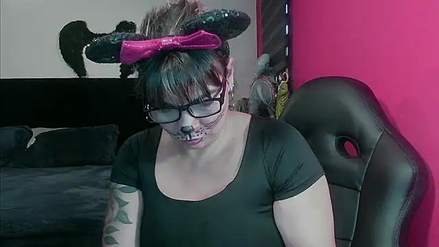 Snapshot of charlotedoll chatting on November 2025 10:34:02 PM charlotedoll online show from November 2025 10:34:02 PM