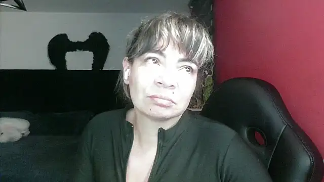 Snapshot of charlotedoll chatting on November 2025 03:05:01 AM charlotedoll online show from November 2025 03:05:01 AM