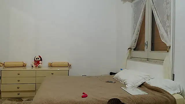 Snapshot of ZajiraShane chatting on November 2025 03:33:01 PM ZajiraShane online show from November 2025 03:33:01 PM