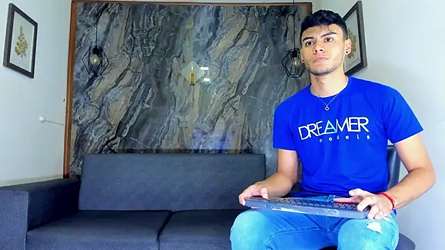 liam genner  online show from January 2025 07:40:01 PM