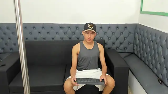 liam genner  online show from March 2025 08:00:01 PM