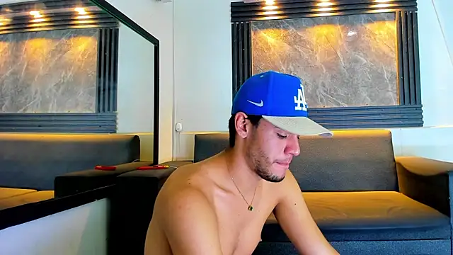 liam genner  online show from September 2025 08:08:01 PM