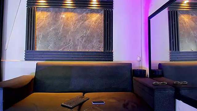 liam genner  online show from November 2025 07:58:02 PM