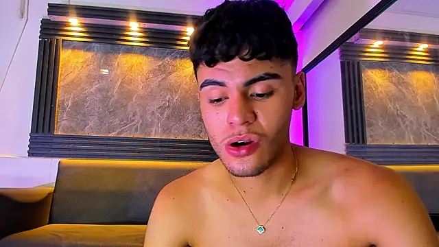 liam genner  online show from November 2025 08:20:01 PM