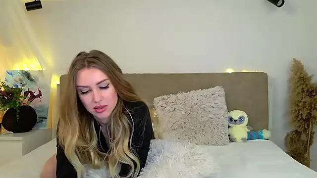 LuisaSin online show from March 2026 10:43:01 AM