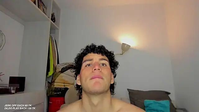 Snapshot of Curlblue chatting on October 2025 11:34:02 AM Curlblue online show from October 2025 11:34:02 AM