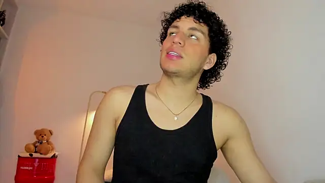 Snapshot of Curlblue chatting on November 2025 02:22:01 AM Curlblue online show from November 2025 02:22:01 AM