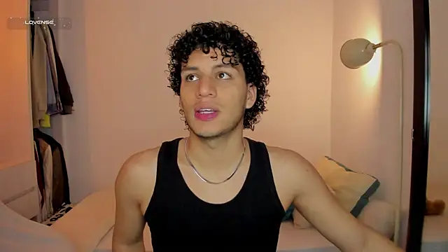 Snapshot of Curlblue chatting on November 2025 08:36:02 AM Curlblue online show from November 2025 08:36:02 AM