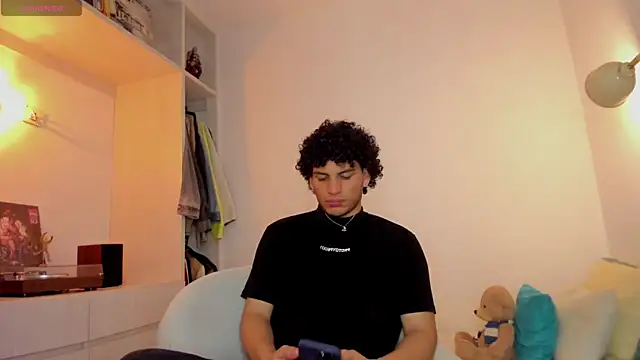 Snapshot of Curlblue chatting on November 2025 03:50:01 AM Curlblue online show from November 2025 03:50:01 AM