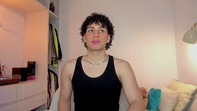 Snapshot of Curlblue chatting on November 2025 04:53:01 PM Curlblue online show from November 2025 04:53:01 PM