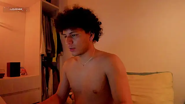 Snapshot of Curlblue chatting on December 2025 05:28:01 AM Curlblue online show from December 2025 05:28:01 AM