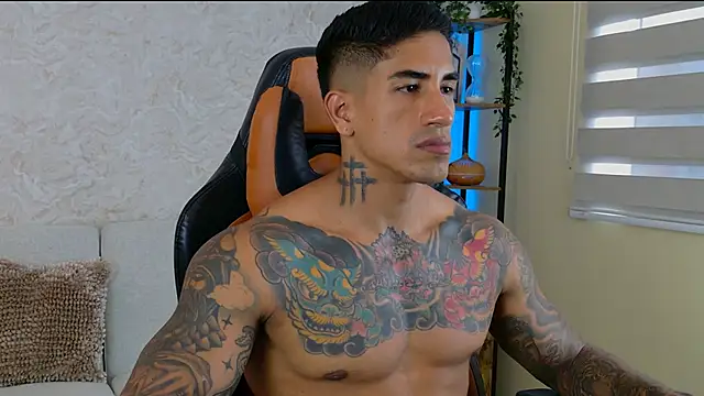 Snapshot of AdanReilly chatting on December 2024 09:17:01 PM AdanReilly online show from December 2024 09:17:01 PM