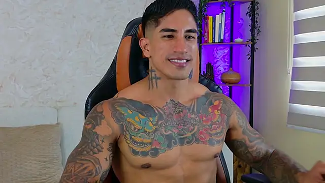 Snapshot of AdanReilly chatting on February 2025 07:19:02 PM AdanReilly online show from February 2025 07:19:02 PM