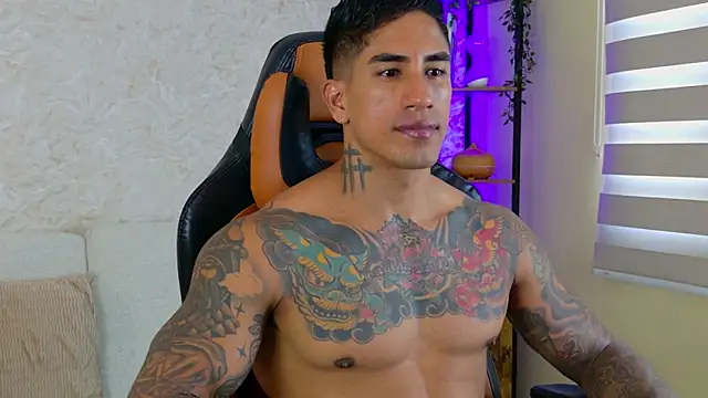 Snapshot of AdanReilly chatting on March 2025 08:54:01 PM AdanReilly online show from March 2025 08:54:01 PM