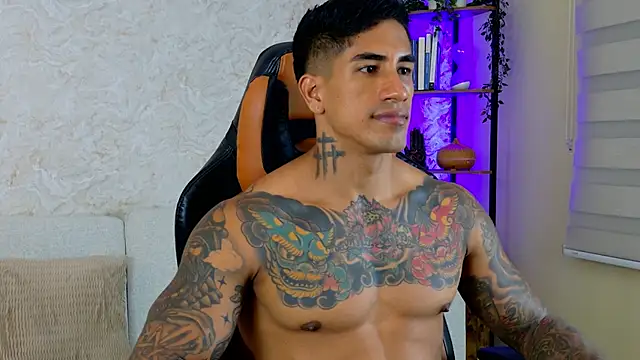 Snapshot of AdanReilly chatting on March 2025 12:01:02 AM AdanReilly online show from March 2025 12:01:02 AM