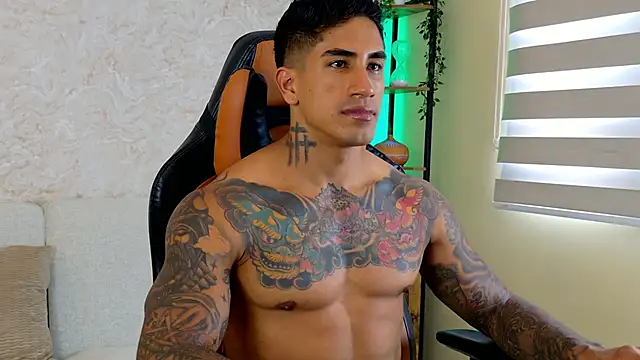 Snapshot of AdanReilly chatting on March 2025 07:46:02 PM AdanReilly online show from March 2025 07:46:02 PM