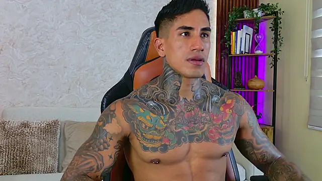 Snapshot of AdanReilly chatting on September 2025 08:24:02 PM AdanReilly online show from September 2025 08:24:02 PM