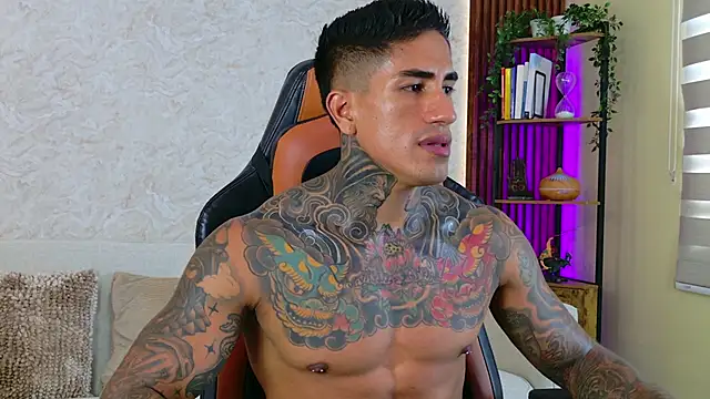 Snapshot of AdanReilly chatting on September 2025 04:23:02 PM AdanReilly online show from September 2025 04:23:02 PM