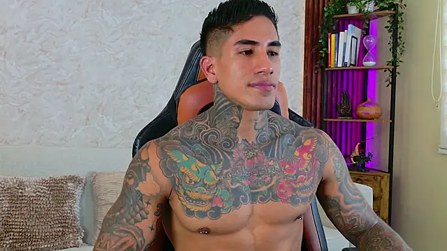 Snapshot of AdanReilly chatting on November 2025 12:49:01 PM AdanReilly online show from November 2025 12:49:01 PM