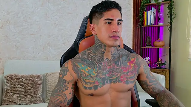 Snapshot of AdanReilly chatting on December 2025 02:33:01 PM AdanReilly online show from December 2025 02:33:01 PM