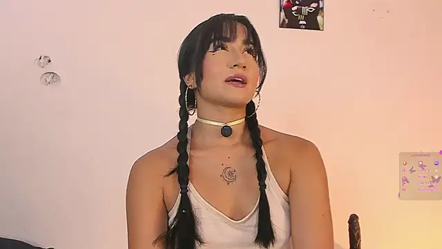 Snapshot of Maggie_1 chatting on November 2025 11:15:01 PM Maggie 1 online show from November 2025 11:15:01 PM