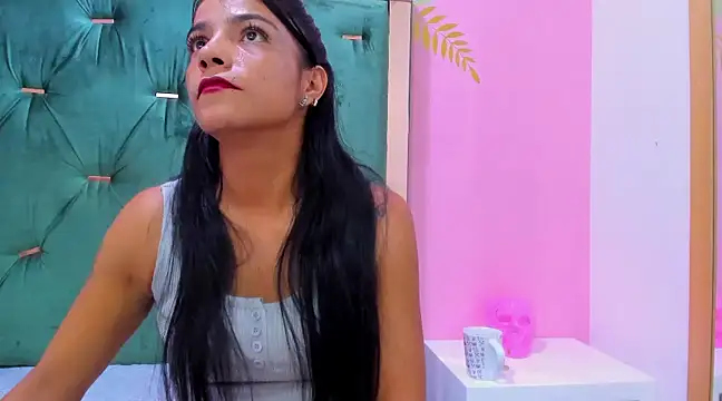 Snapshot of Hellen__4master chatting on February 2025 03:18:01 PM Hellen 4master online show from February 2025 03:18:01 PM