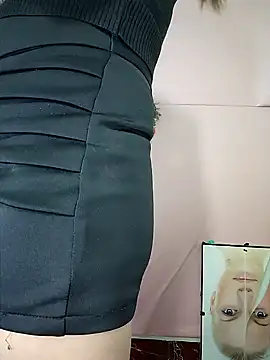 Snapshot of zizi_public chatting on February 2025 02:33:01 AM zizi public online show from February 2025 02:33:01 AM