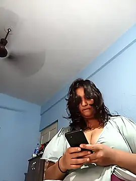 Snapshot of HottyOlly chatting on October 2025 12:46:01 PM HottyOlly online show from October 2025 12:46:01 PM