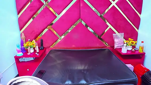 Snapshot of Sweet_Annyy chatting on December 2025 12:21:02 PM Sweet Annyy online show from December 2025 12:21:02 PM