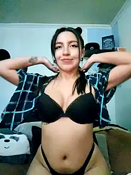Snapshot of Paudelatorre chatting on December 2024 11:43:02 PM Paudelatorre online show from December 2024 11:43:02 PM