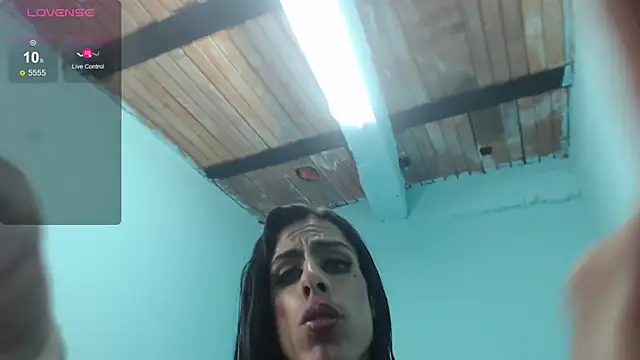 Snapshot of Aleja_Nauthy chatting on February 2025 10:09:02 AM Aleja Nauthy online show from February 2025 10:09:02 AM