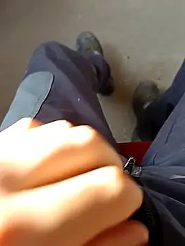 Snapshot of vadszex31 chatting on March 2025 08:37:02 AM vadszex31 online show from March 2025 08:37:02 AM