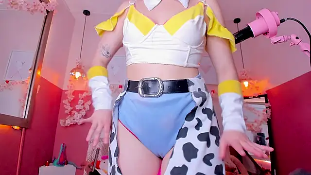 Snapshot of Tiny__Emmy chatting on October 2025 09:26:02 PM Tiny Emmy online show from October 2025 09:26:02 PM