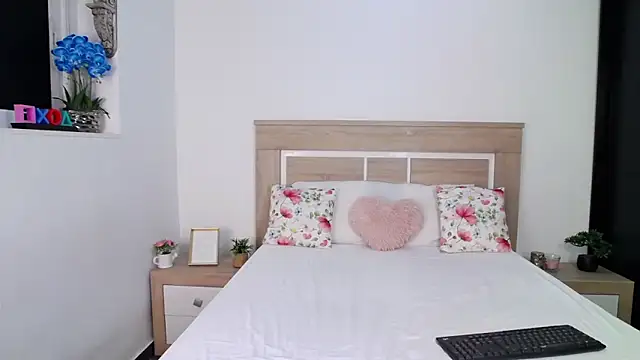 AylinRoss online show from September 2025 08:21:02 PM