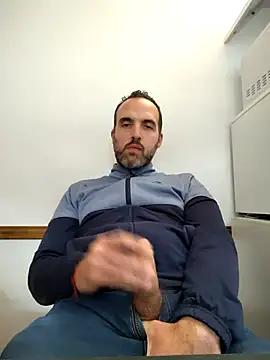 leon3875 online show from October 2025 03:25:01 PM