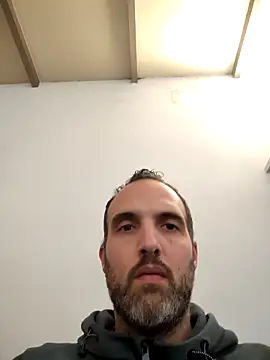 leon3875 online show from October 2025 03:25:01 PM