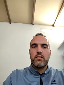 leon3875 online show from November 2025 03:18:02 PM