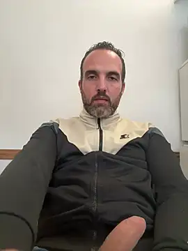 leon3875 online show from February 2026 03:32:01 PM